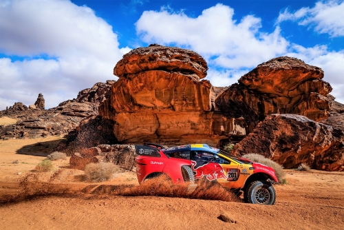 Loeb plots Desert Challenge raid in record-breaking Hunter
