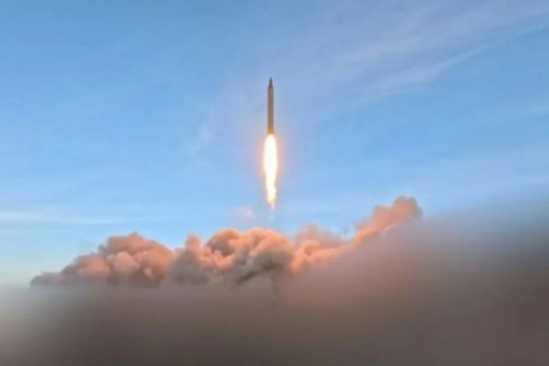 Iran Guards threaten to target US companies in region, urge evacuations