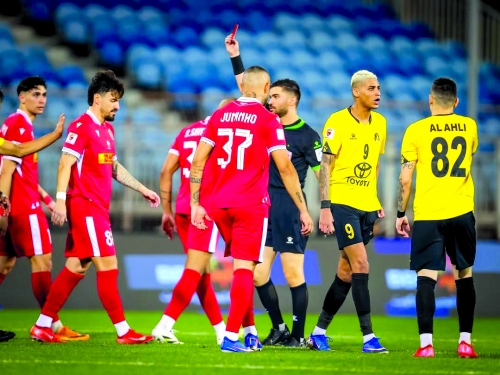10-man Muharraq stun Al Ahli to reach final
