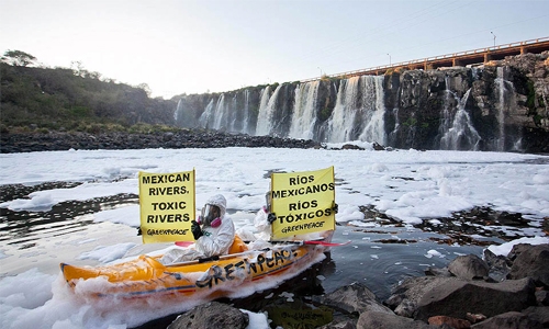 Pollution whips up hazardous foam in Mexican river