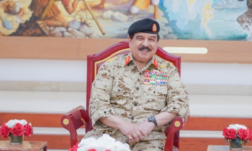 HM King Hamad visits BDF General Command
