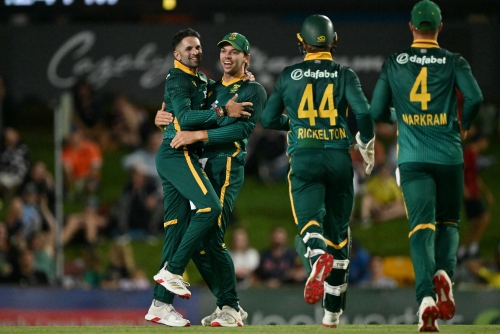 Maharaj spins South Africa victory Maharaj spins South Africa victory