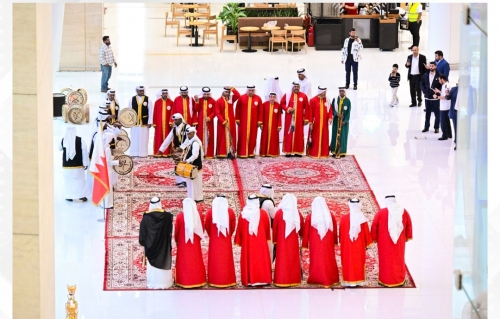 Airport Celebrates National Day with Warm Welcome for Visitors