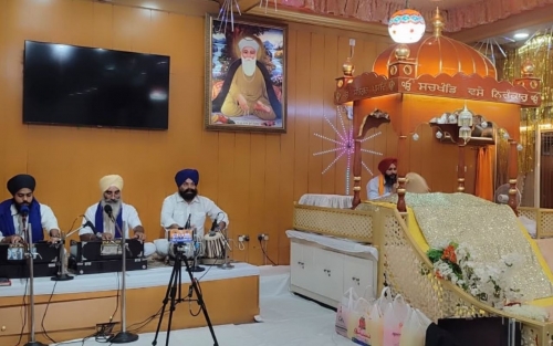 Hundreds of devotees gather at Gurdwara Sahib Salmabad to mark First Parkash Purab Hundreds of devotees gather at Gurdwara Sahib Salmabad to mark First Parkash Purab