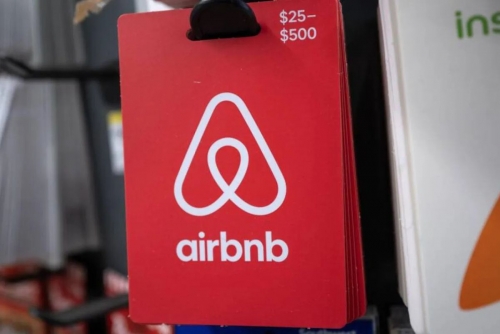 Airbnb Transforms App into All-in-One Travel Super-App Airbnb Transforms App into All-in-One Travel Super-App