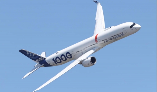 Airbus, Boeing fly in different directions at Farnborough Airbus, Boeing fly in different directions at Farnborough