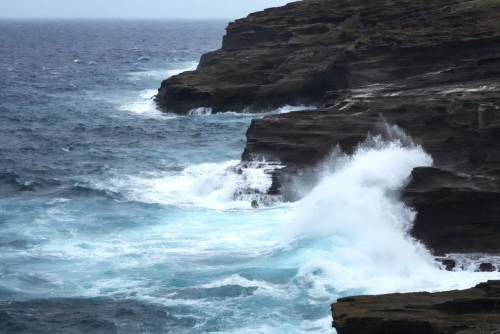 Hurricane Lowell threatens Hawaii’s western islands with heavy rain, strong winds