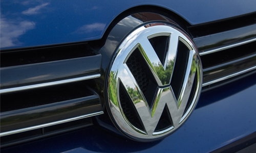 VW slashes thousands more jobs