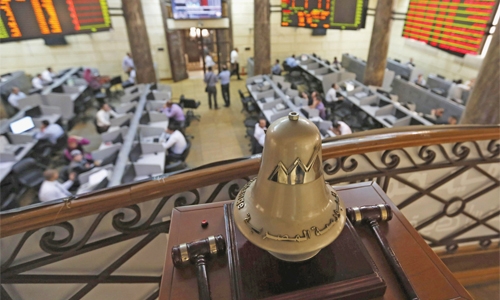 Gulf barely moves, Egypt pulls back Gulf barely moves, Egypt pulls back