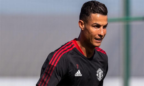 Ronaldo could play until he's 40, says Rooney Ronaldo could play until he's 40, says Rooney
