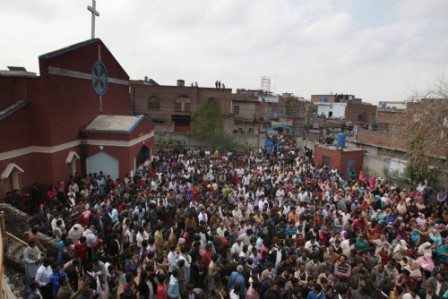 Pakistan church attackers killed in escape bid: police