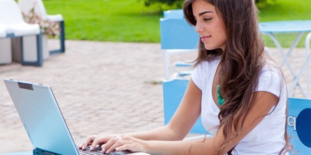 Young women objectify themselves more on Facebook