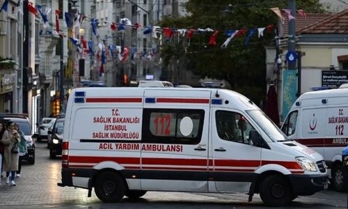 Bus crash kills at least 8, injures dozens in western Turkiye
