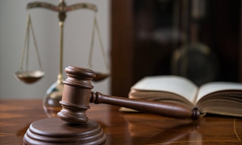 Bahrain court acquits businessman of embezzlement