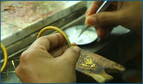 Industry Ministry Offers On-Site Hallmarking Service at Jewellery Arabia 2025