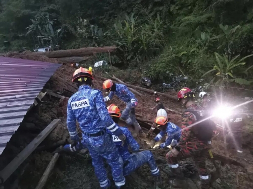 Nine dead, 25 missing after landslide at Malaysia camp ground Nine dead, 25 missing after landslide at Malaysia camp ground