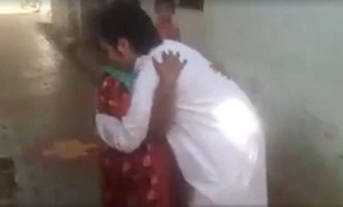 Saudi man travels to India for emotional reunion with nanny Saudi man travels to India for emotional reunion with nanny