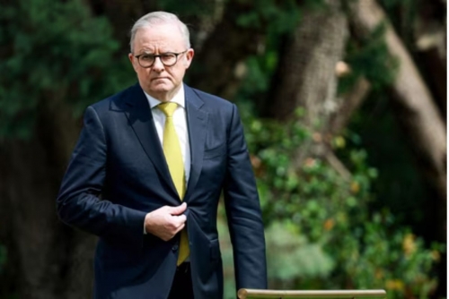 Australia announces crackdown on betting advertisements