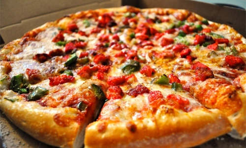 Pizza delivery man stabs client for small tip