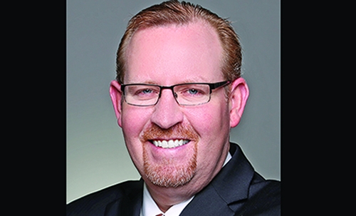 Alba wins top award for grooming leaders