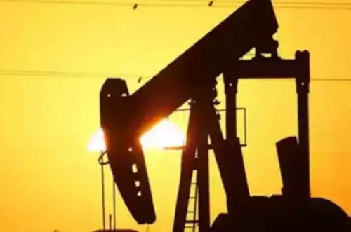 Oil advances, but outlook gloomy as coronavirus cases, supply grow Oil advances, but outlook gloomy as coronavirus cases, supply grow