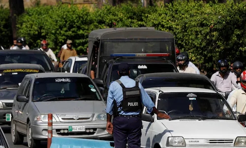 Pakistan police fire teargas, baton-charge supporters of ousted PM Khan Pakistan police fire teargas, baton-charge supporters of ousted PM Khan