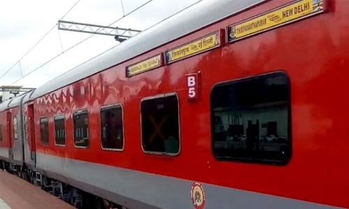 Four passengers die in ‘unbearable’ heat on Indian train Four passengers die in ‘unbearable’ heat on Indian train