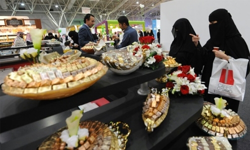 Saudis indulge sweet tooth at coffee, chocolate fair