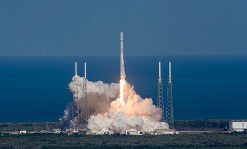 SpaceX makes fourth successful rocket landing