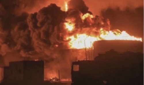 Israel Launches New Airstrikes on Yemen’s Hodeida Port, Raising Fears of Regional Escalation Israel Launches New Airstrikes on Yemen’s Hodeida Port, Raising Fears of Regional Escalation