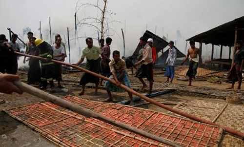 Blaze destroys hundreds of homes in Myanmar Blaze destroys hundreds of homes in Myanmar