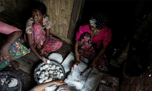 Food aid suspended as Myanmar state sinks deeper into violence Food aid suspended as Myanmar state sinks deeper into violence