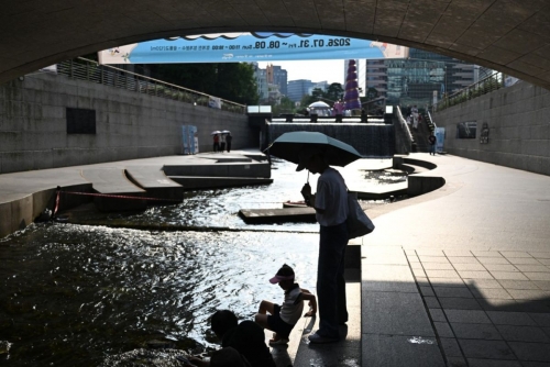 Seoul Issues First 'Severe Heatwave Warning' As Temperatures Soar