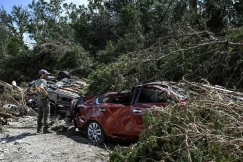Trump flies to flood-ravaged Texas as scrutiny of response mounts Trump flies to flood-ravaged Texas as scrutiny of response mounts
