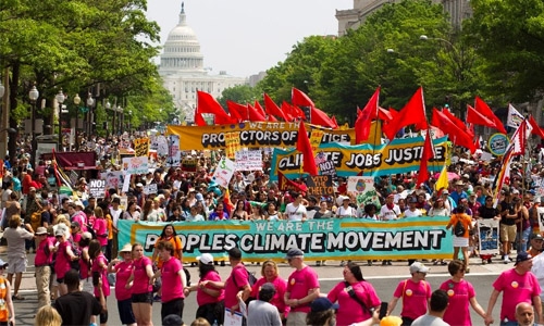 Thousands march for environment in US