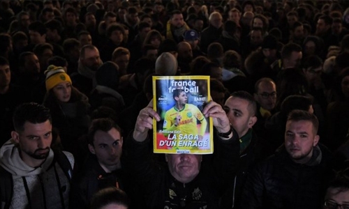 “I’m on a plane that looks like it’s going to fall apart” “I’m on a plane that looks like it’s going to fall apart”