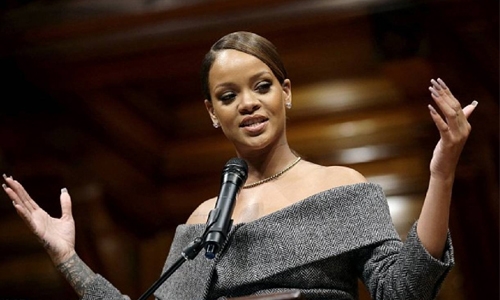 Rihanna gets out the vote in US
