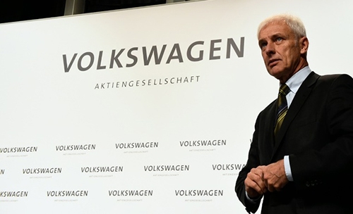 Scandal-hit VW to press on with diesel offensive in US: CEO Scandal-hit VW to press on with diesel offensive in US: CEO