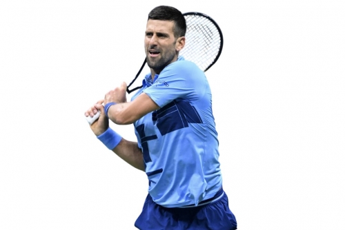 Defending champions Djokovic, Gauff advance at steamy US Open