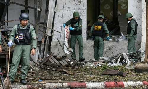 One dead, dozens wounded in Thai car bombing