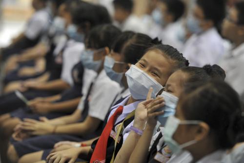 Malaysia shuts schools as choking smog worsens Malaysia shuts schools as choking smog worsens