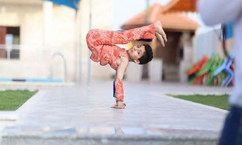 Gaza 'Spiderboy' seeks to storm Guinness world records