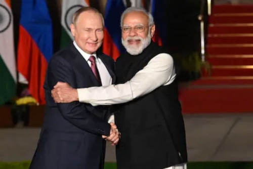 Putin, Modi hail friendly ties 
