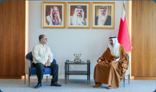 Transportation Minister Meets Philippines Ambassador in Manama
