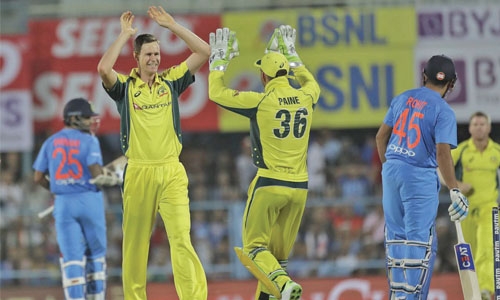 Australia beat India, level series 1-1 Australia beat India, level series 1-1