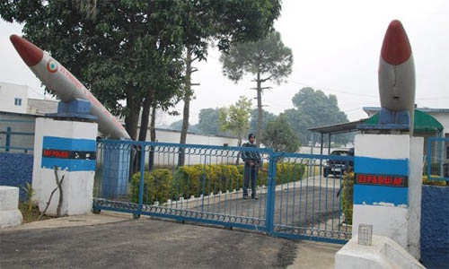 Pakistani team arrives in India for air base attack probe Pakistani team arrives in India for air base attack probe