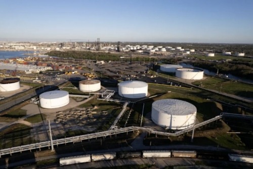 Oil rises, stocks slip as US-Iran peace talk hopes dim