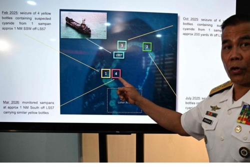 Philippines accuses China of poisoning disputed waters Philippines accuses China of poisoning disputed waters