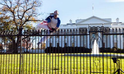 White House on lockdown after man jumps fence White House on lockdown after man jumps fence