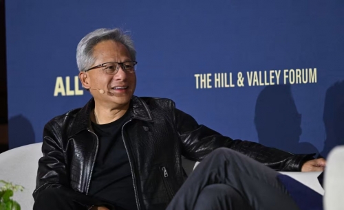 Saudi wealth fund to hit $1tn, NEOM still priority: chief 